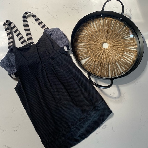 Lululemon tank‼️🍋 great condition. - Picture 2 of 5